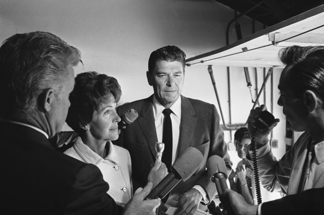 Judul: Retorika Reagan: Merancang Pesan Politik yang Menang